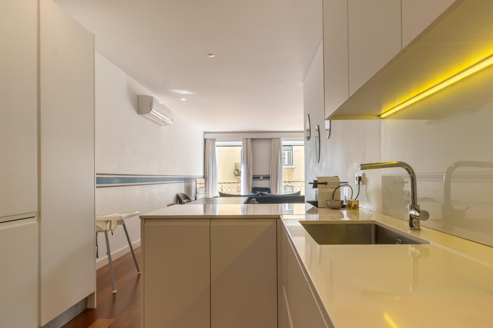 Modern 3Br, Terrace, Ac/Heating & Self Check-In Apartamento Lisboa Exterior foto
