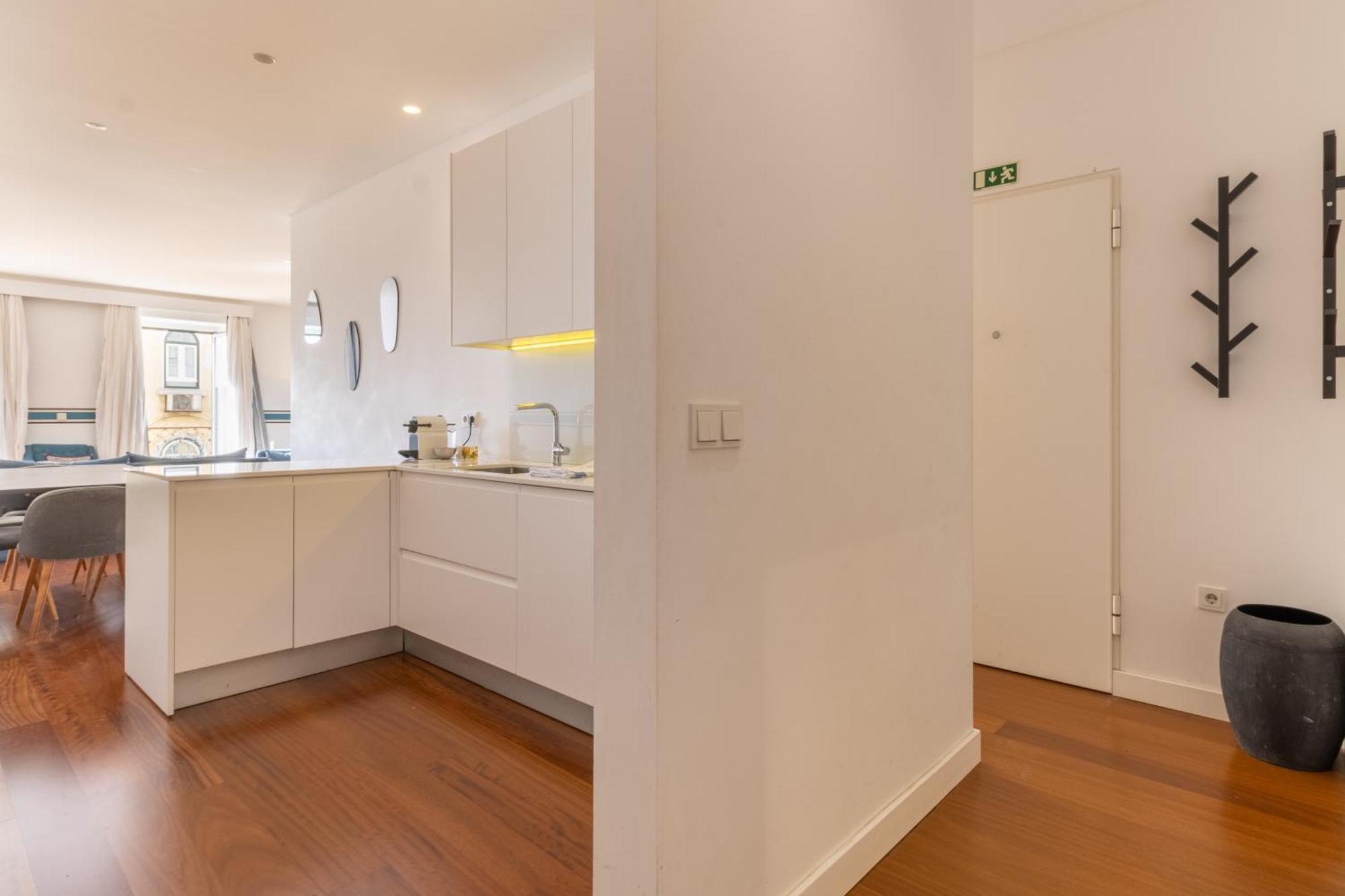 Modern 3Br, Terrace, Ac/Heating & Self Check-In Apartamento Lisboa Exterior foto