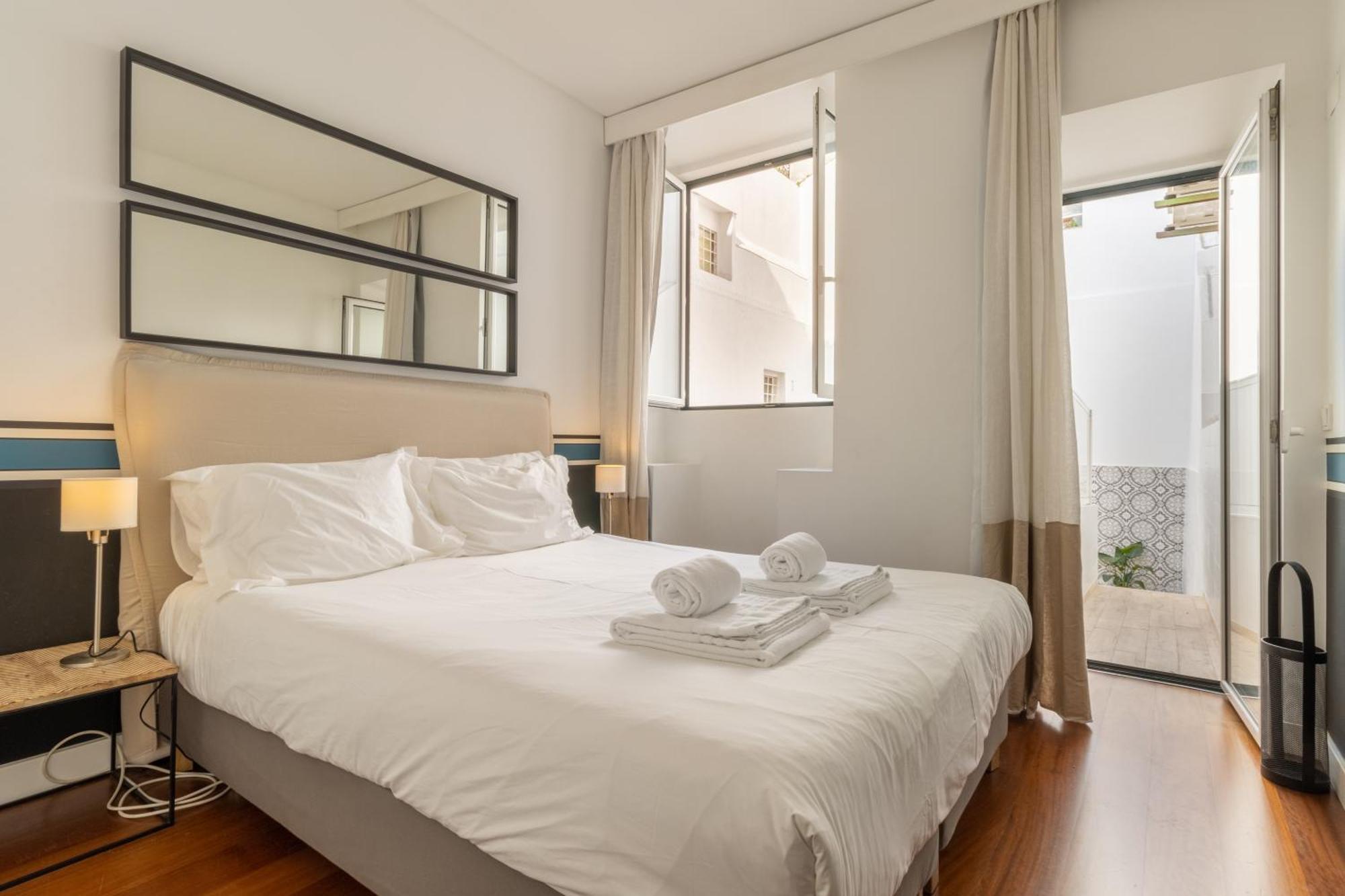 Modern 3Br, Terrace, Ac/Heating & Self Check-In Apartamento Lisboa Exterior foto